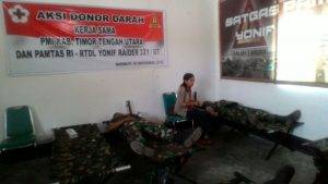 6-satgas-yonif-raider-321-adakan-donor-darah