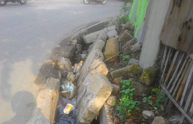 Takut Jadi Banjir, Saluran Jalan Kemuning Mulai Dibersihkan