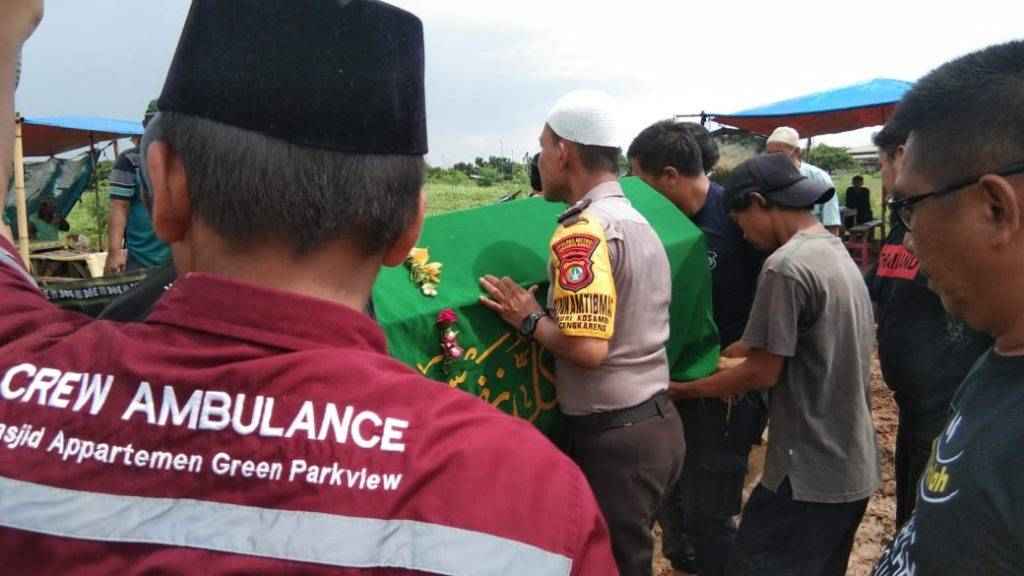 Bhabinkamtibmas Kelurahan Duri Kosambi Laksanakan Takziyah ke Rumah